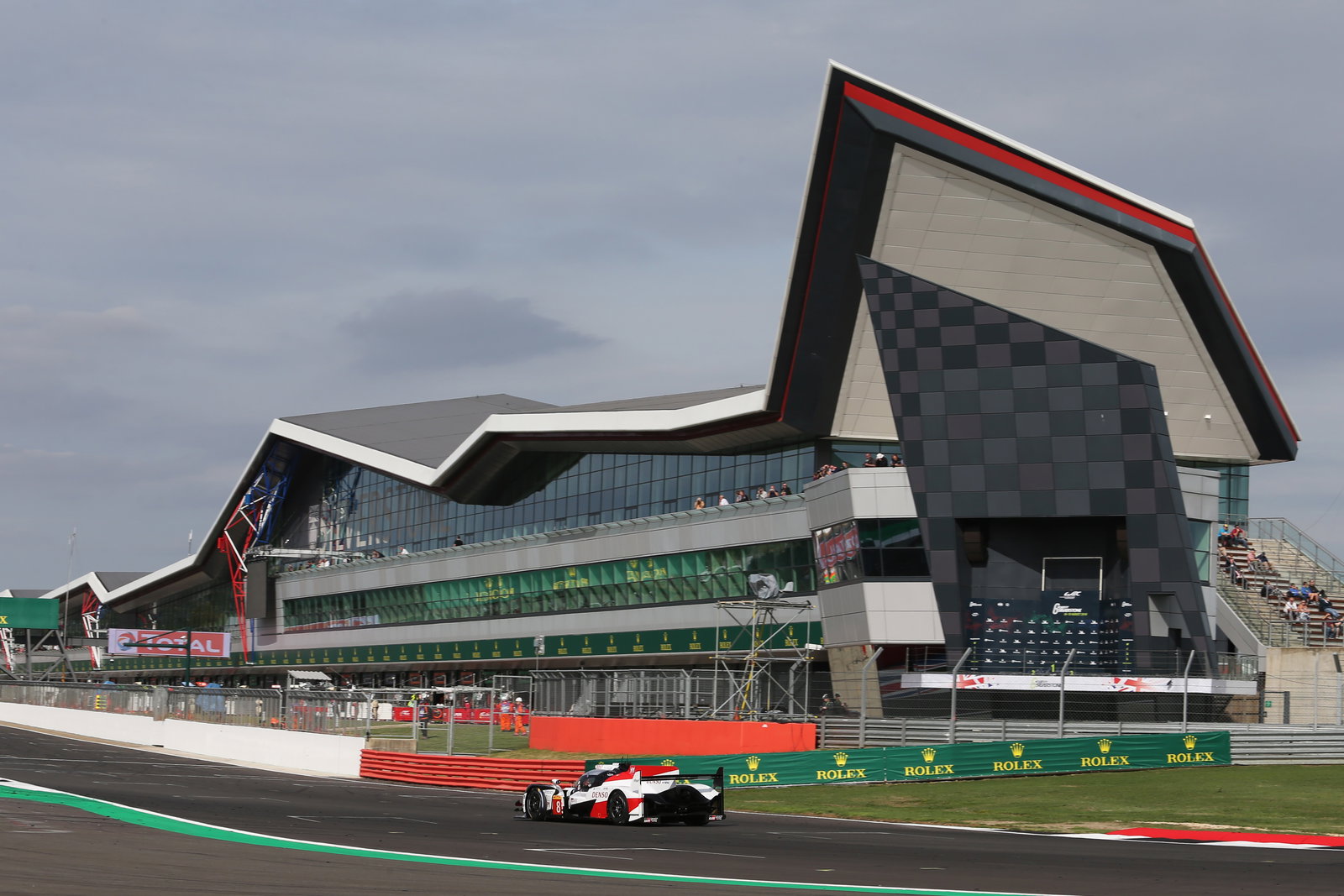 Fernando Alonso tops final Silverstone WEC practice for Toyota